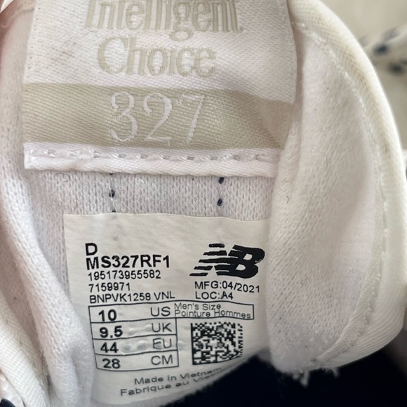 Men’s New Balance 327 Suede Size US 10 - Picture 4 of 6